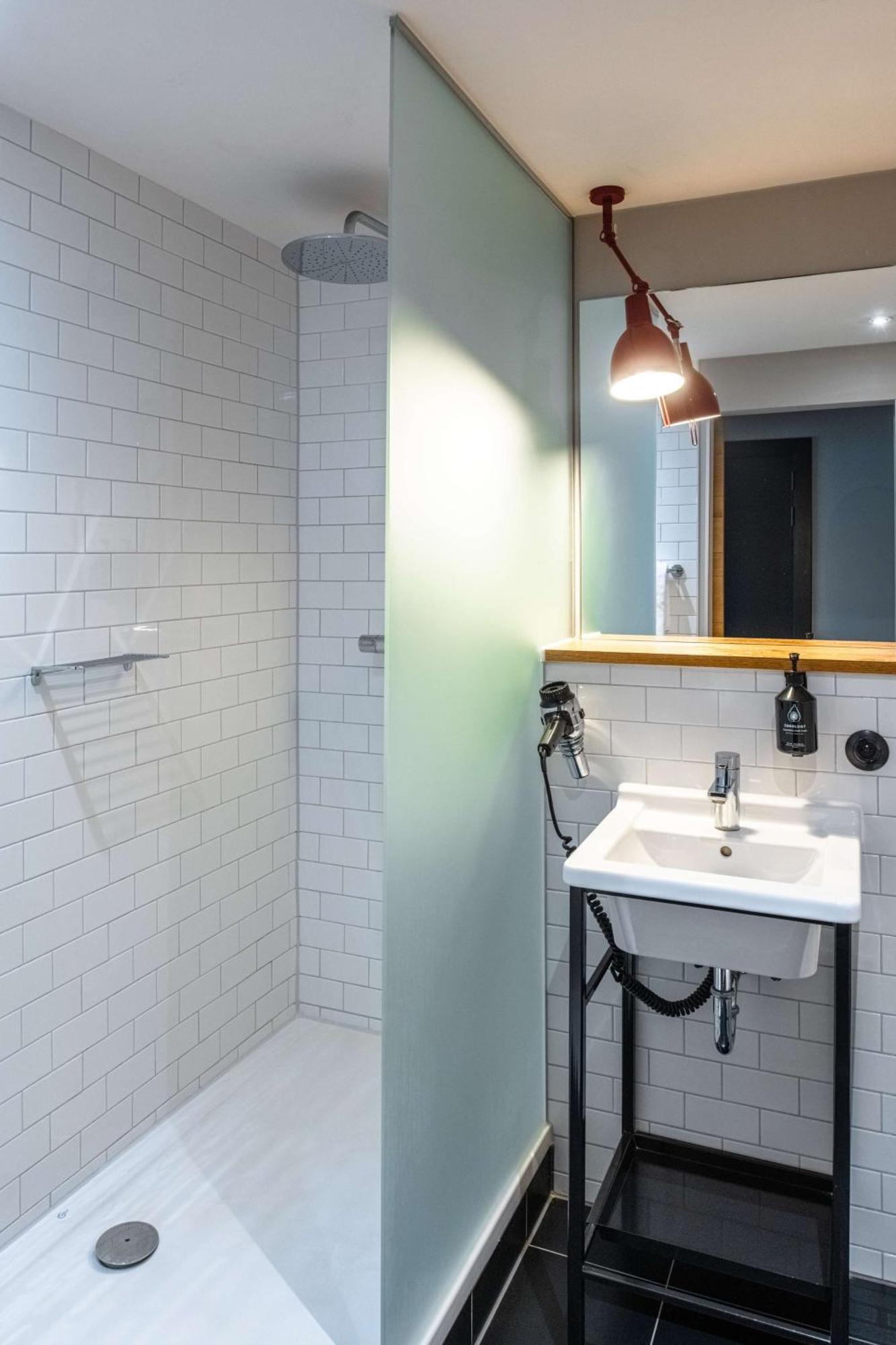 pentahotel Liège Bagian luar foto